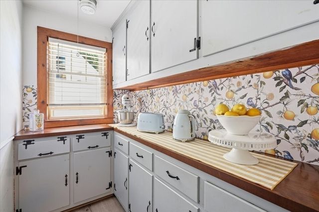 364 North Ave, Rockland, MA 02370