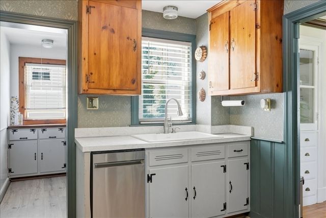 364 North Ave, Rockland, MA 02370