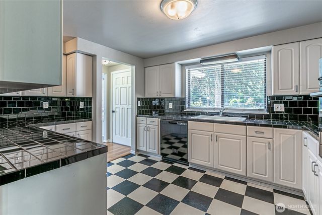 2524 70th Avenue SW, Tumwater, WA 98512