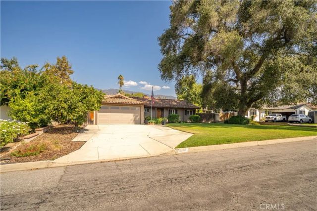 609 E Bennett Avenue, Glendora, CA 91741