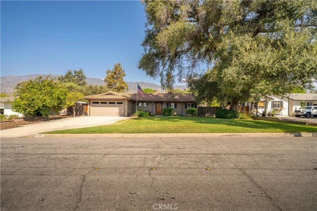 609 E Bennett Avenue, Glendora, CA 91741