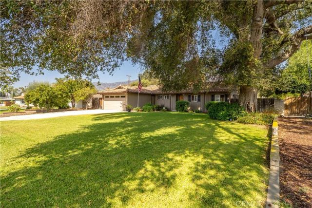 609 E Bennett Avenue, Glendora, CA 91741