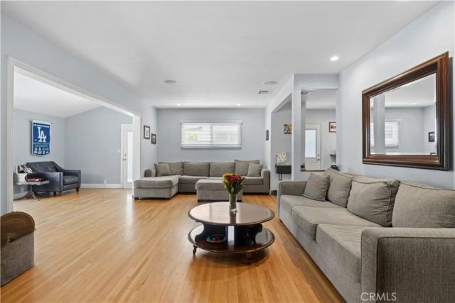 609 E Bennett Avenue, Glendora, CA 91741