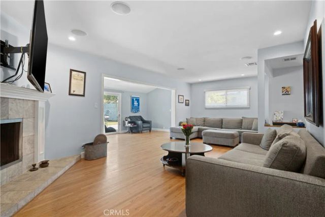 609 E Bennett Avenue, Glendora, CA 91741