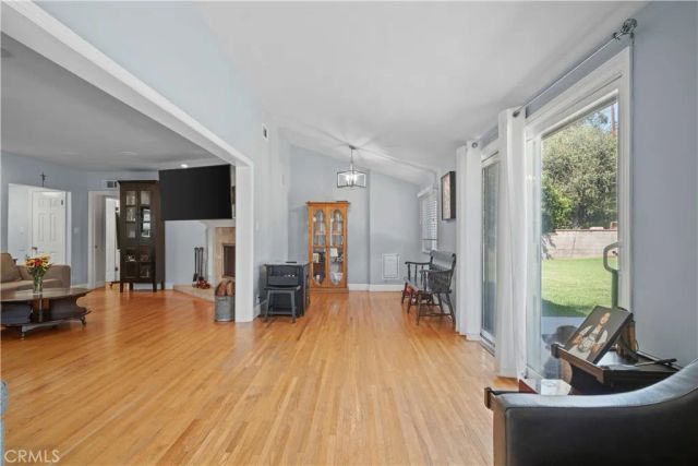 609 E Bennett Avenue, Glendora, CA 91741
