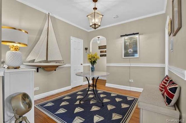 22 Hamilton Place H3, Garden City, NY 11530