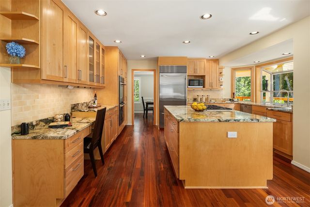 6731 244th Place NE, Redmond, WA 98053