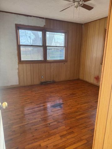 111 Maple Street, Exeter, MO 65647