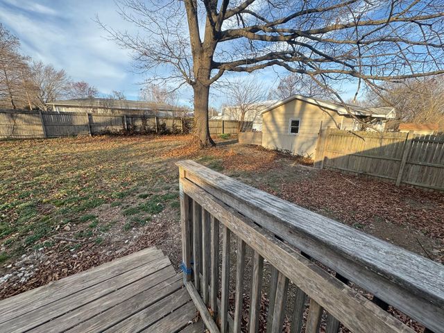 111 Maple Street, Exeter, MO 65647