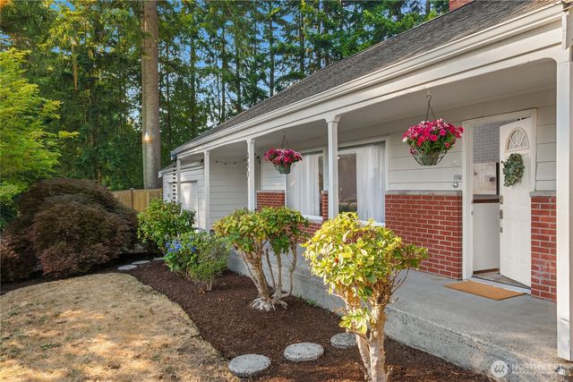 4301 72nd Avenue W, University Place, WA 98466