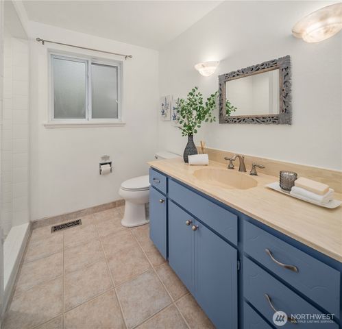 4301 72nd Avenue W, University Place, WA 98466