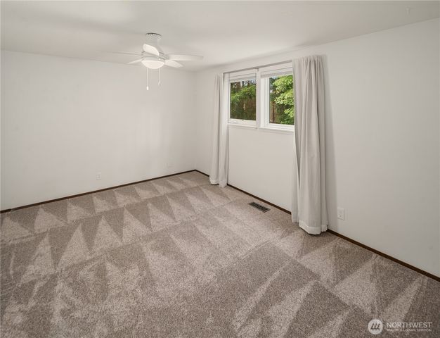4301 72nd Avenue W, University Place, WA 98466