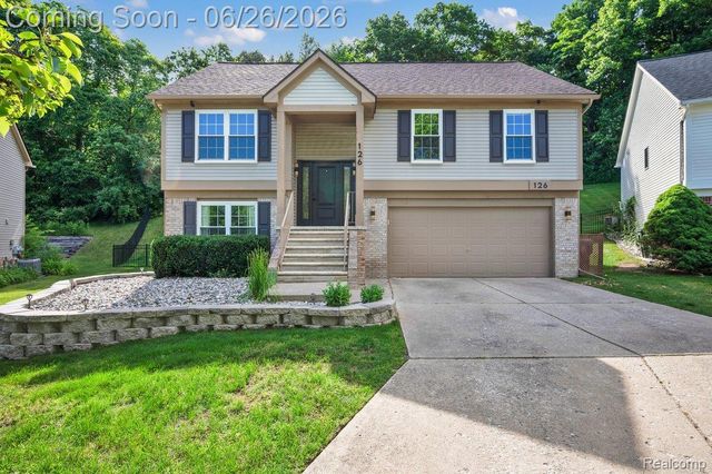 126 Eagle Ridge Road, Orion Charter Township, MI 48360