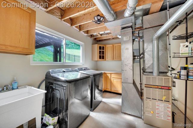 126 Eagle Ridge Road, Orion Charter Township, MI 48360