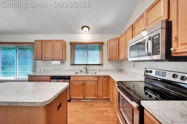 126 Eagle Ridge Road, Orion Charter Township, MI 48360