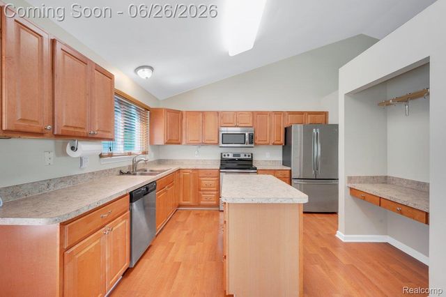 126 Eagle Ridge Road, Orion Charter Township, MI 48360