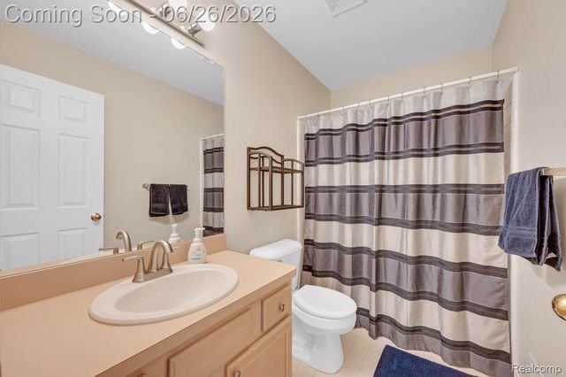 126 Eagle Ridge Road, Orion Charter Township, MI 48360