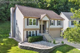 126 Eagle Ridge Road, Orion Charter Township, MI 48360