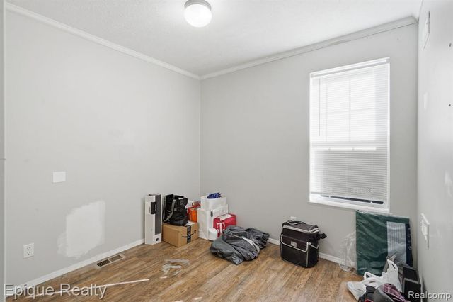 16031 Beech Daly Road, Taylor, MI 48180