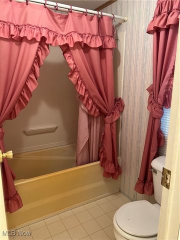 12 Maple, Olmsted Twp, OH 44138