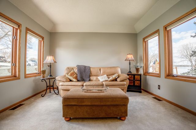 5979 24th Street NE, Willmar, MN 56201
