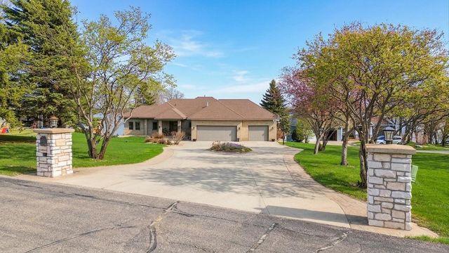 5979 24th Street NE, Willmar, MN 56201