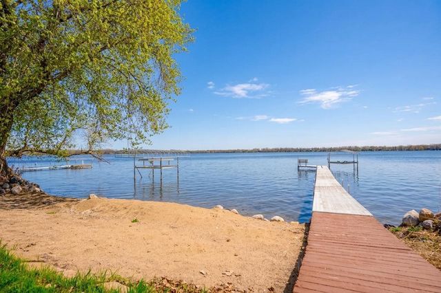 5979 24th Street NE, Willmar, MN 56201