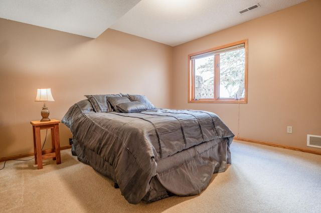 5979 24th Street NE, Willmar, MN 56201