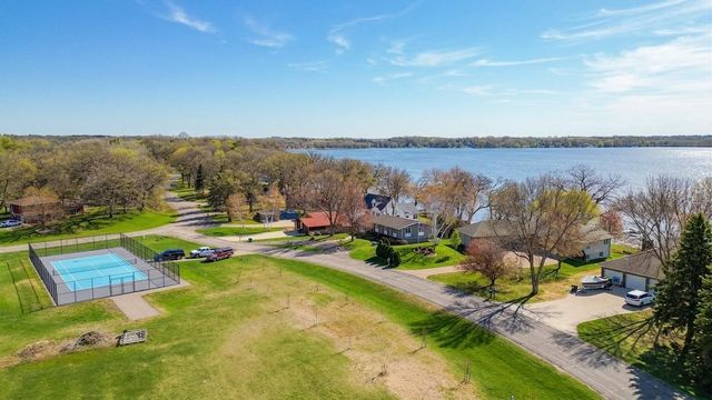 5979 24th Street NE, Willmar, MN 56201