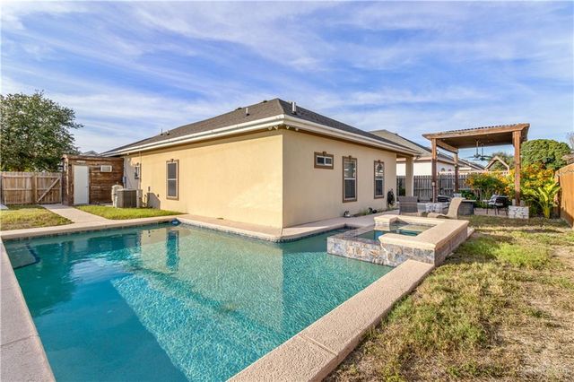 724 S Excalibur Street, Edinburg, TX 78539