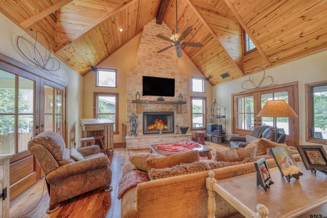 223 Triple S Drive, Mt Vernon, TX 75457
