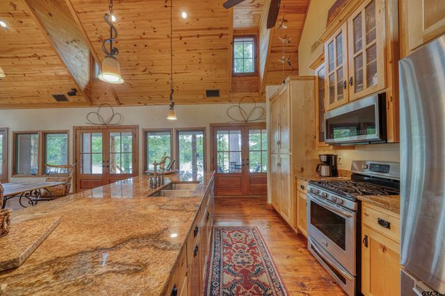 223 Triple S Drive, Mt Vernon, TX 75457