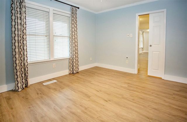 242 S Cumberland Avenue, Russellville, AR 72801