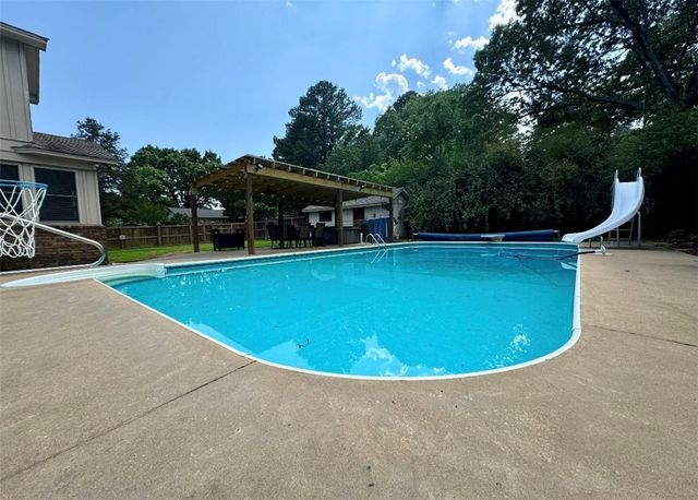 242 S Cumberland Avenue, Russellville, AR 72801