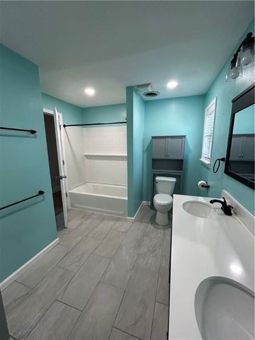 242 S Cumberland Avenue, Russellville, AR 72801