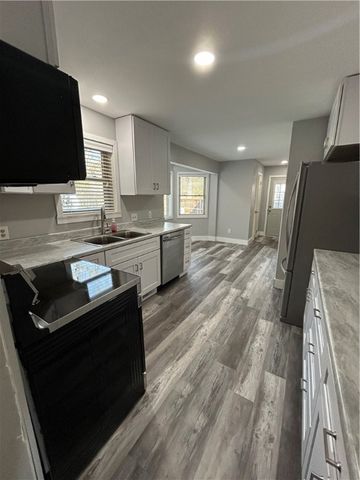 242 S Cumberland Avenue, Russellville, AR 72801