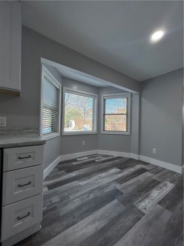 242 S Cumberland Avenue, Russellville, AR 72801