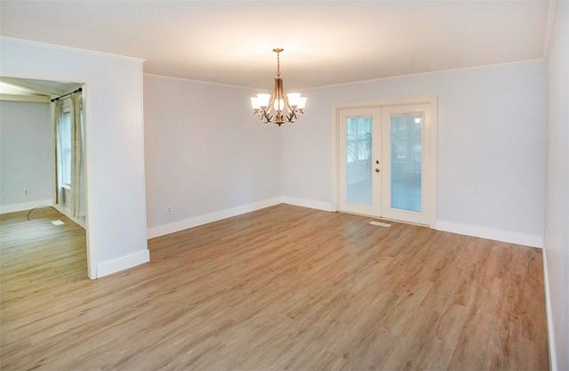 242 S Cumberland Avenue, Russellville, AR 72801