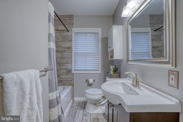 4301 VERONA DR, Wilmington, DE 19808