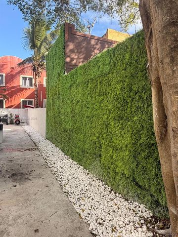 337 SW 10th Ave, Miami, FL 33130