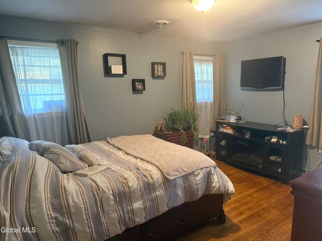 752 7th Avenue, Troy, NY 12182