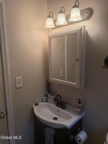 752 7th Avenue, Troy, NY 12182