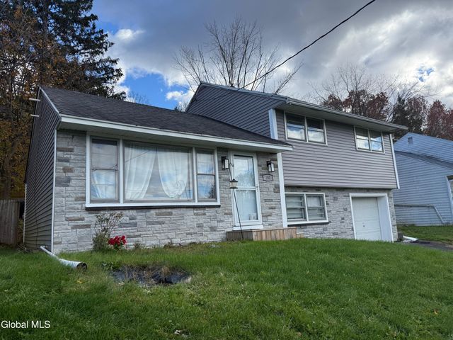 752 7th Avenue, Troy, NY 12182