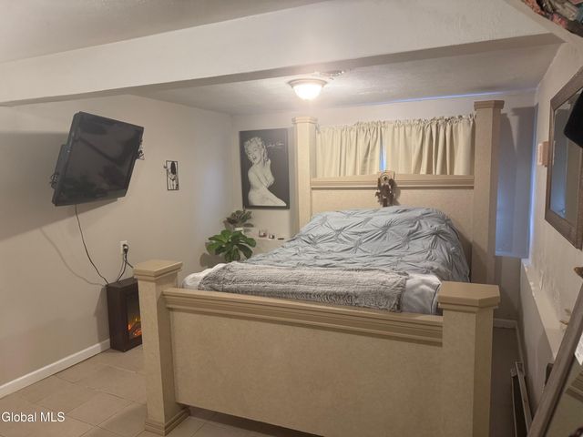 752 7th Avenue, Troy, NY 12182