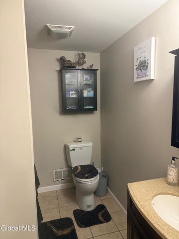 752 7th Avenue, Troy, NY 12182