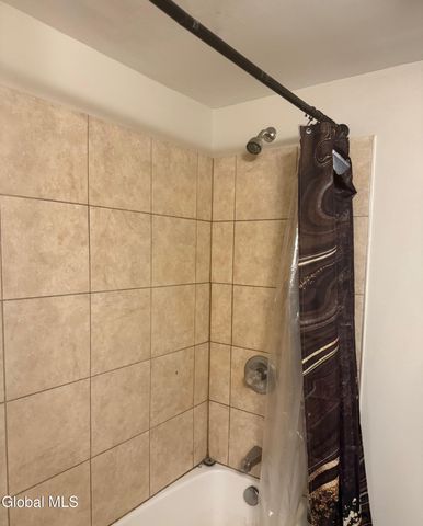 752 7th Avenue, Troy, NY 12182