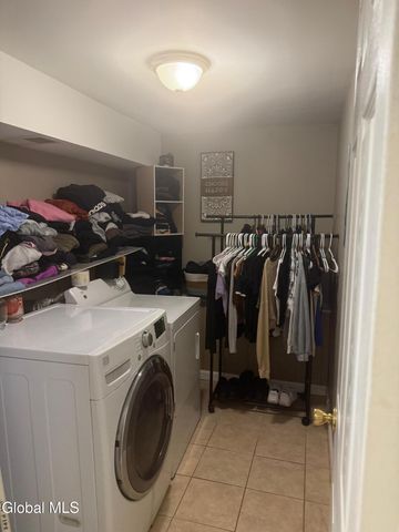 752 7th Avenue, Troy, NY 12182