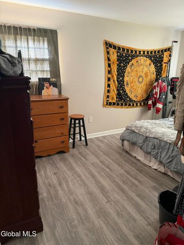 752 7th Avenue, Troy, NY 12182