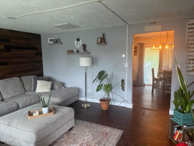 752 7th Avenue, Troy, NY 12182