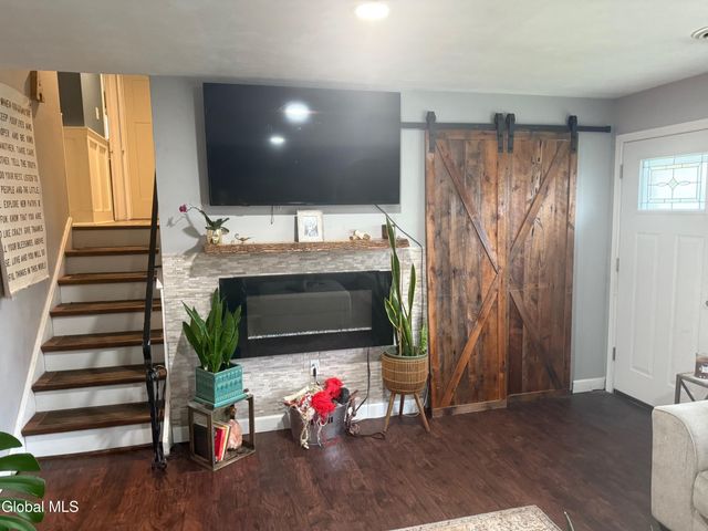 752 7th Avenue, Troy, NY 12182